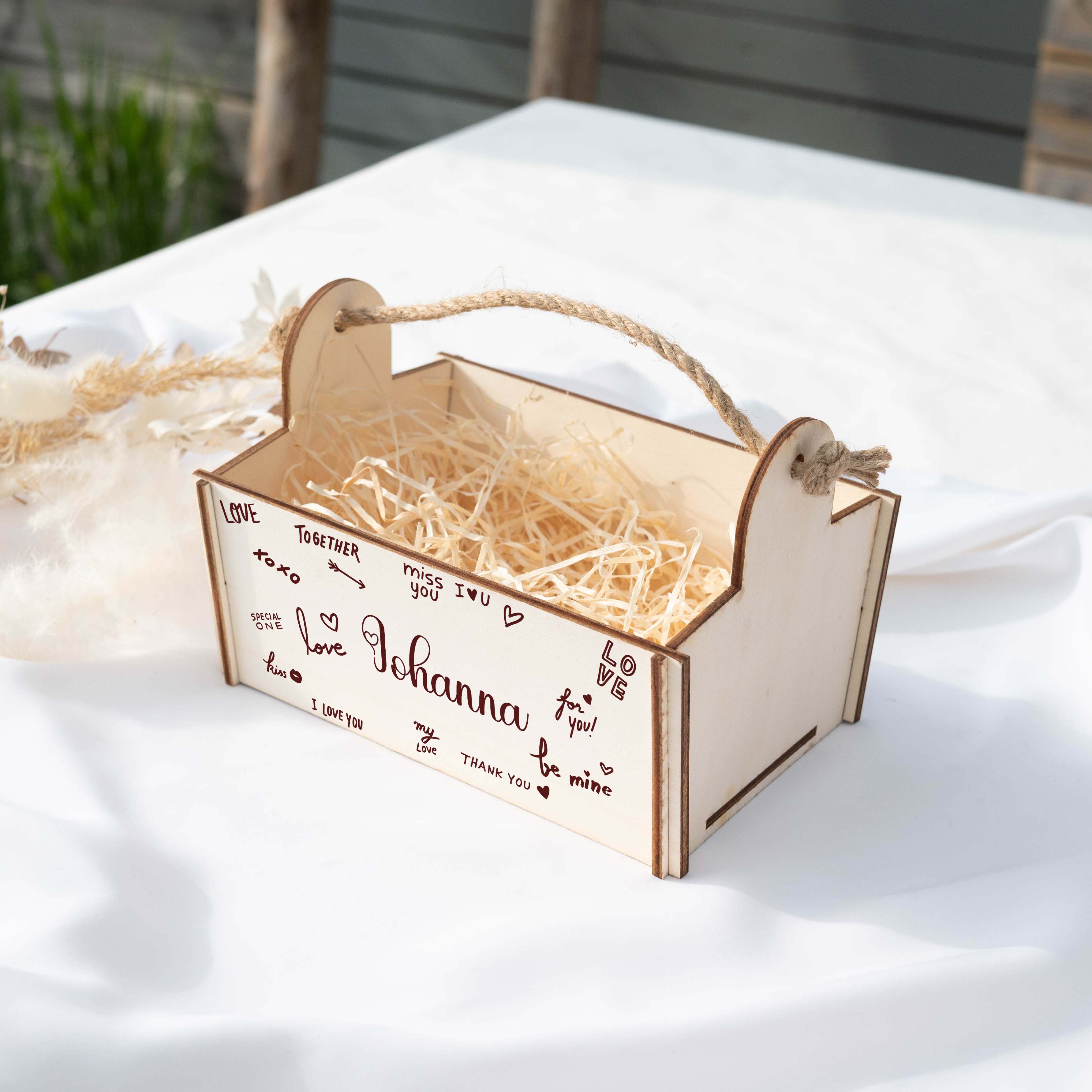 Geschenkkorb mit Holzwolle, Bausatz mit Motiv 12 Love