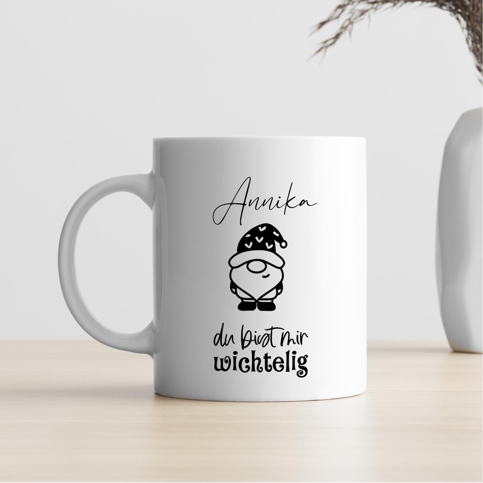 Keramiktasse 330ml „Du bist mir wichtelig“ – Weihnachtswichtel mit Wunschname, personalisierbar