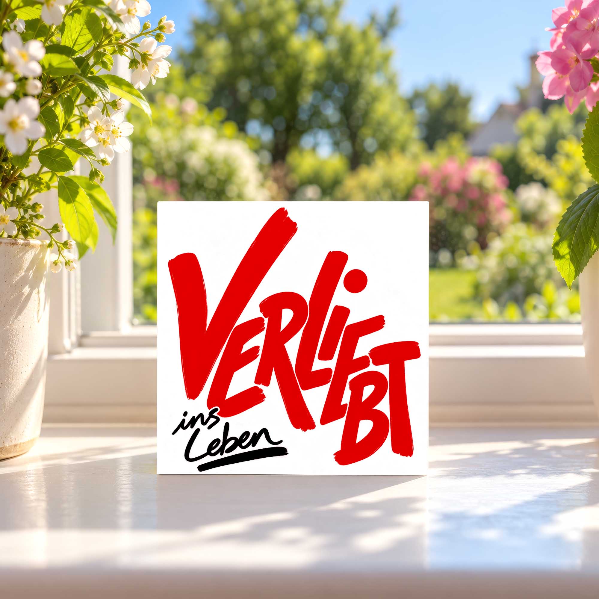 Woodprint Verliebt ins Leben – Schriftzug in Rot und Schwarz – Motiv 025
