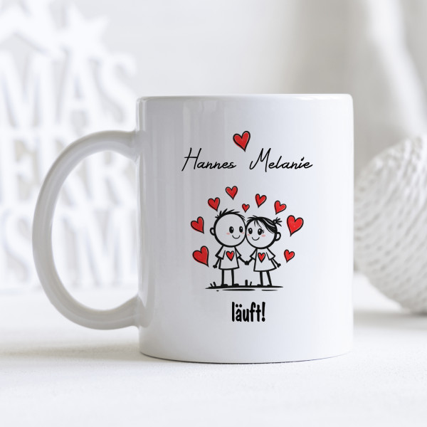 Bedruckte Keramiktasse – Motiv Nr. 33 Liebespaar mit Herzen & Schriftzug „läuft!“ – personalisiert-C